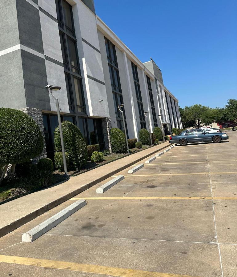 Comfort Inn Dallas North Love Field Airport Exterior photo