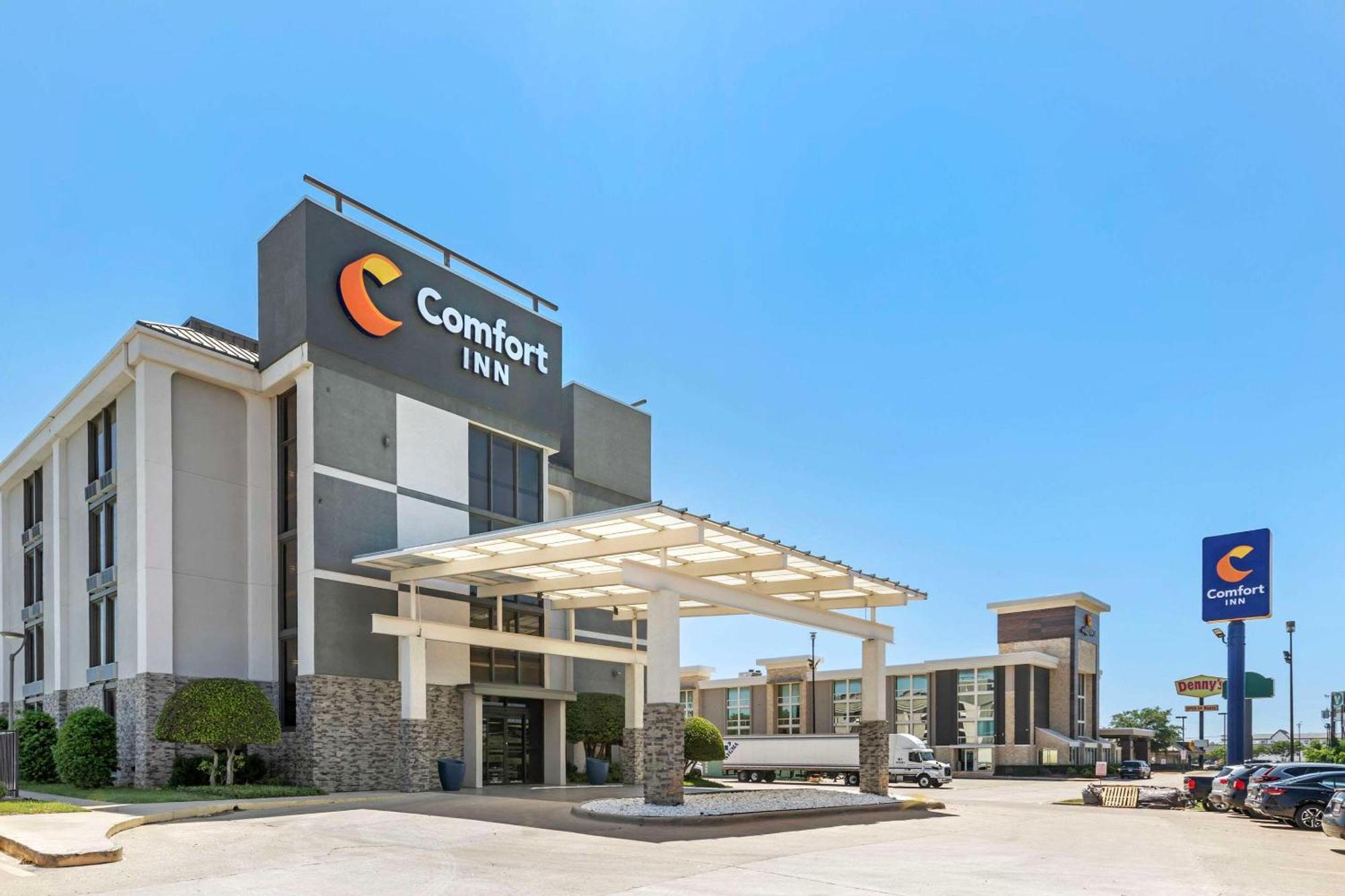 Comfort Inn Dallas North Love Field Airport Exterior photo