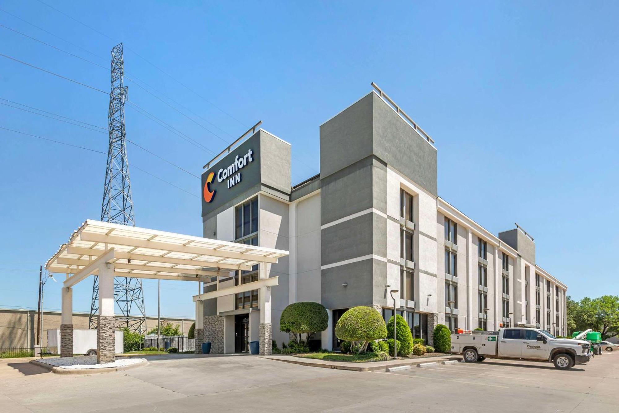 Comfort Inn Dallas North Love Field Airport Exterior photo